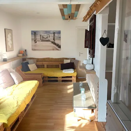 Apartment Geibel-haus Wellenbrecher Bis 4 Personen *